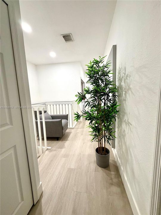 En Venta: $669,900 (4 camas, 2 baños, 1894 Pies cuadrados)