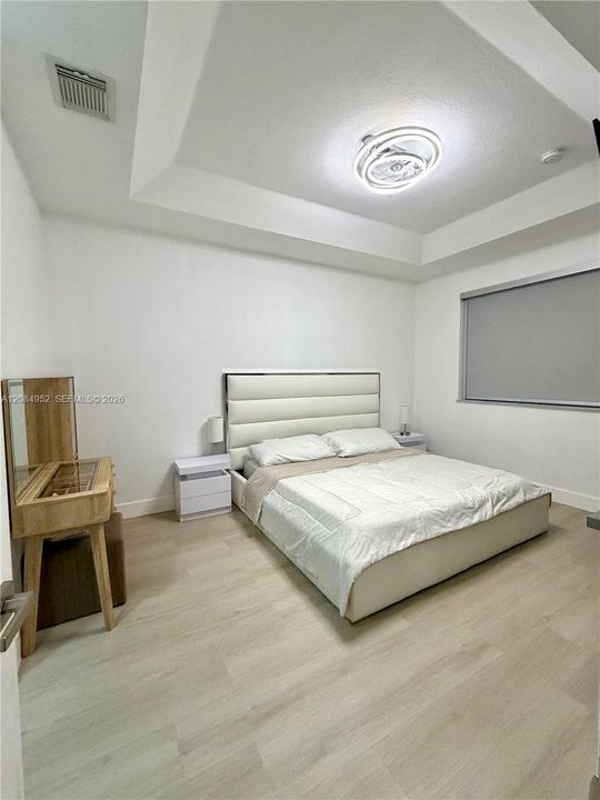 En Venta: $669,900 (4 camas, 2 baños, 1894 Pies cuadrados)