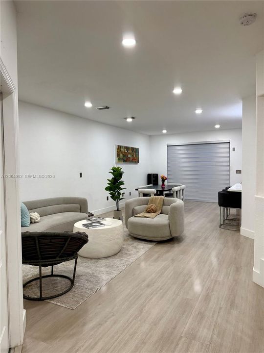 En Venta: $669,900 (4 camas, 2 baños, 1894 Pies cuadrados)