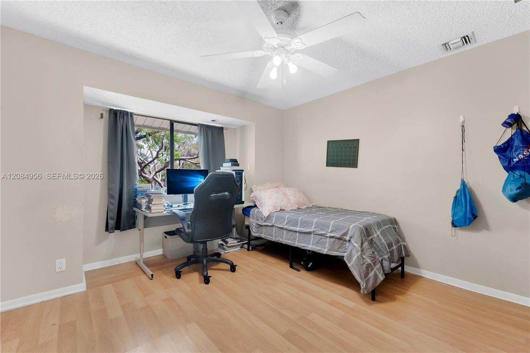 En Renta: $1,950 (3 camas, 2 baños, 1419 Pies cuadrados)