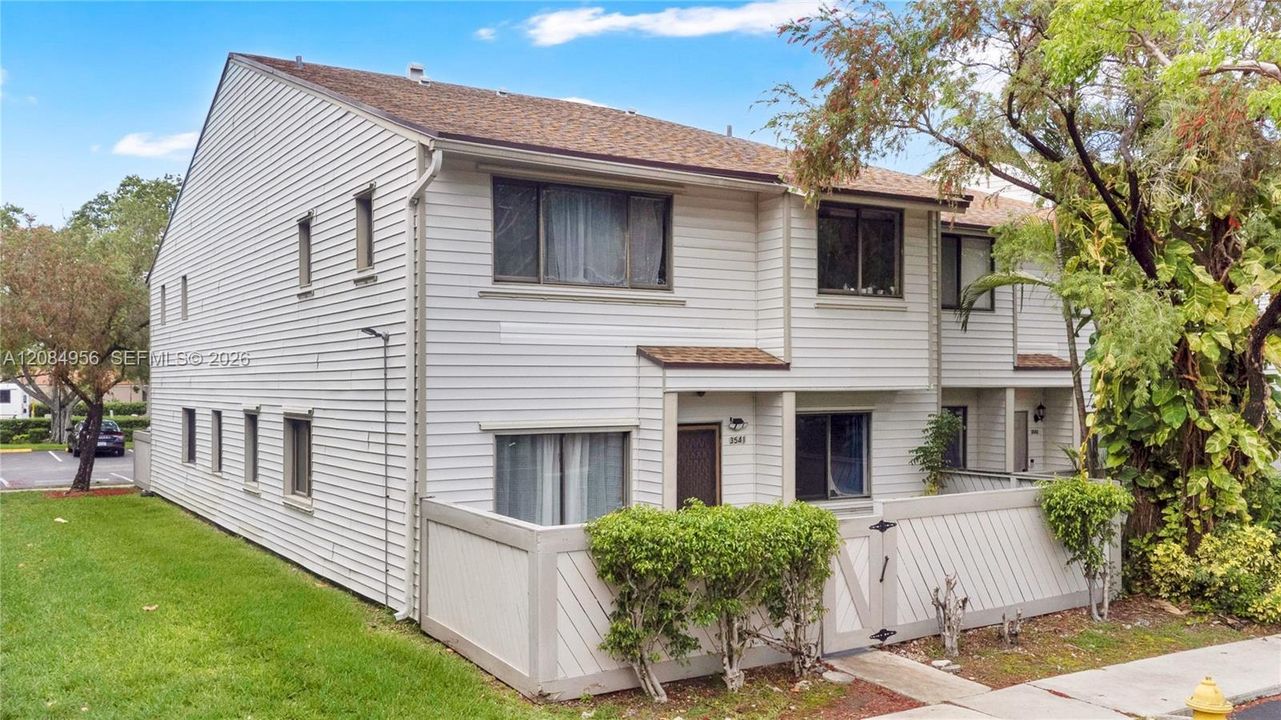 En Renta: $1,950 (3 camas, 2 baños, 1419 Pies cuadrados)