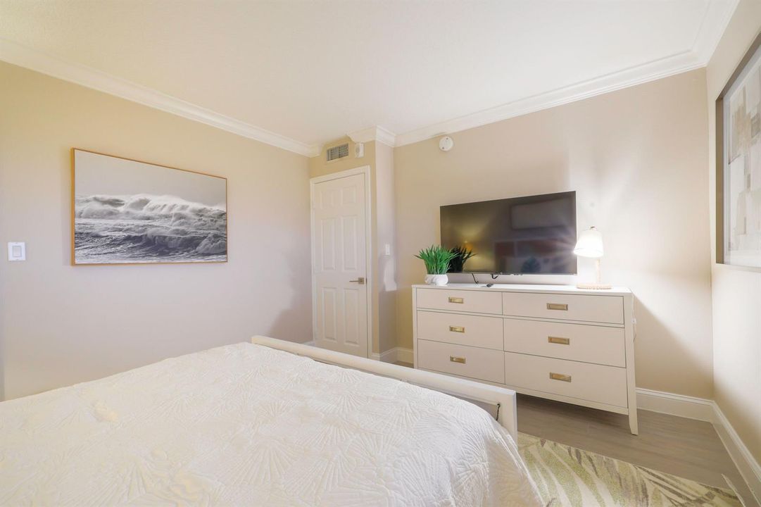 601 North Ocean unit 402 - 21