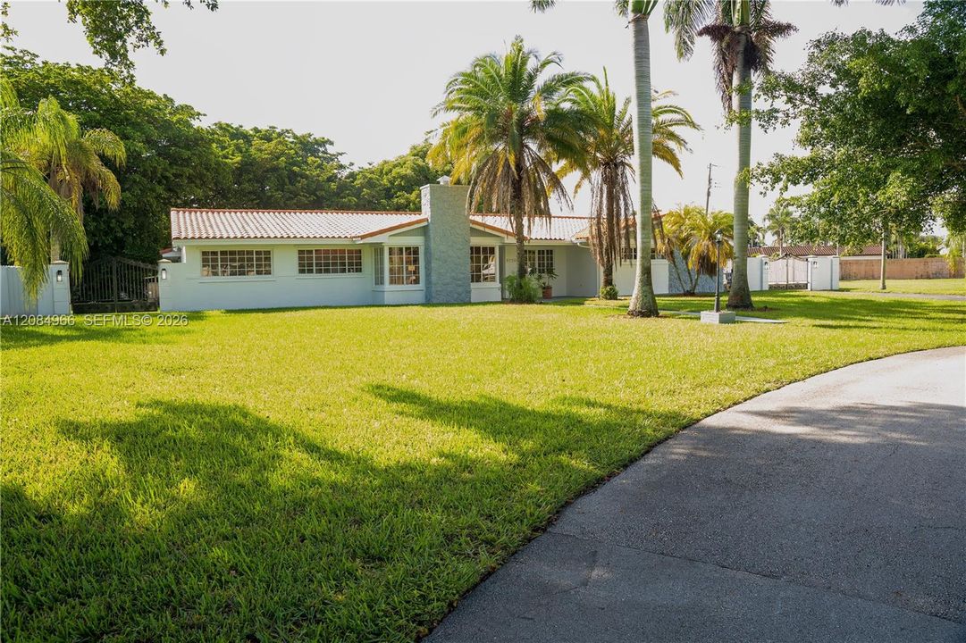 For Rent: $5,500 (4 beds, 2 baths, 2608 Square Feet)