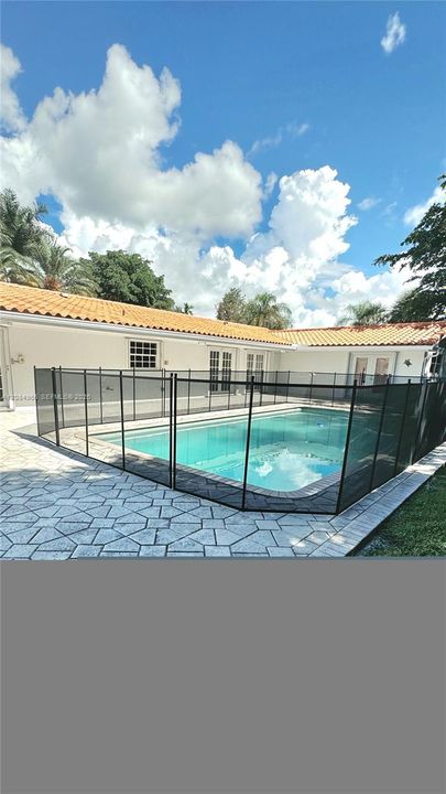 New pool fence