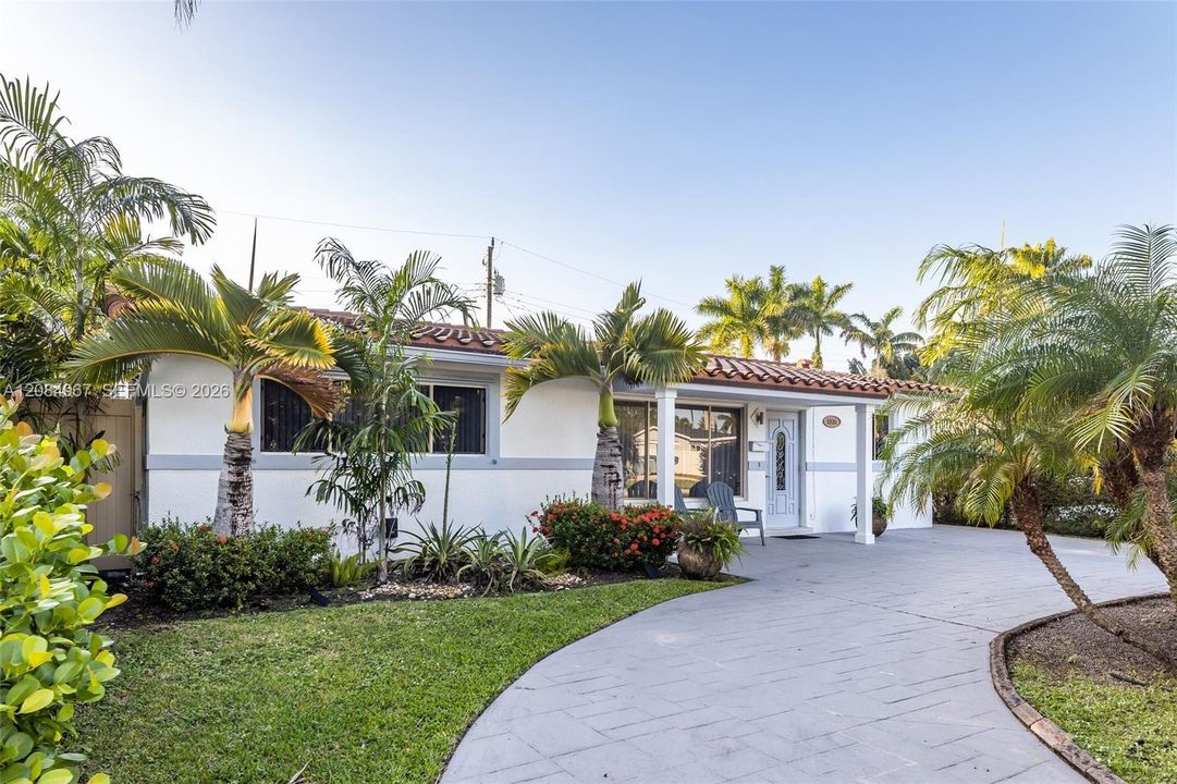 For Rent: $5,500 (3 beds, 2 baths, 1080 Square Feet)