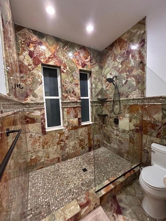 For Rent: $5,500 (3 beds, 2 baths, 1080 Square Feet)