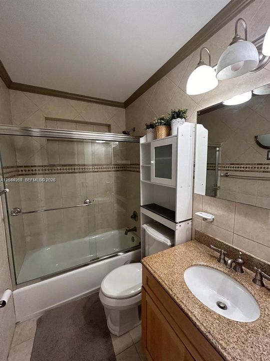 For Rent: $5,500 (3 beds, 2 baths, 1080 Square Feet)