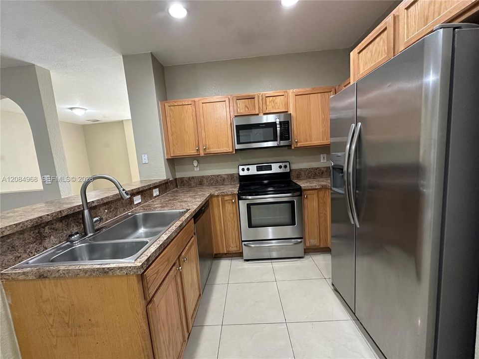 For Sale: $349,900 (4 beds, 2 baths, 1850 Square Feet)