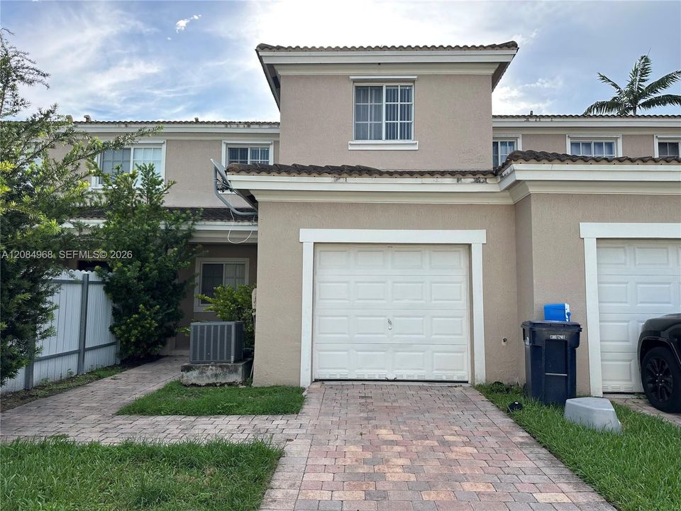 For Sale: $349,900 (4 beds, 2 baths, 1850 Square Feet)