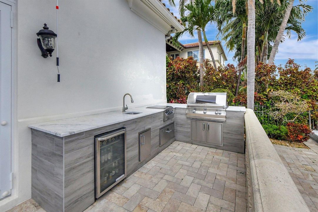 Outdoor Kitchen