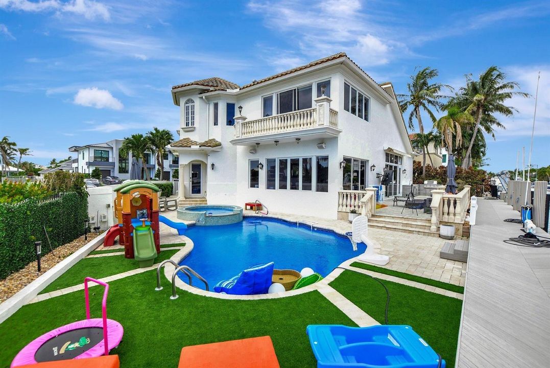 Pool & Spa