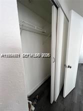 For Sale: $215,000 (1 beds, 1 baths, 484 Square Feet)