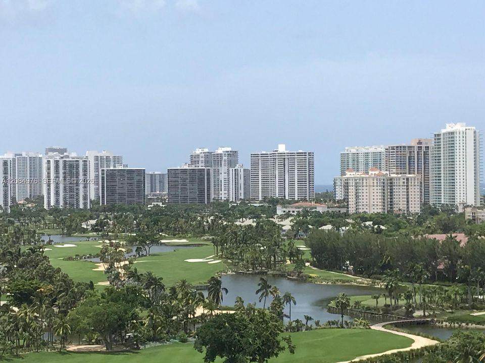 待售: $399,000 (1 贝兹, 2 浴室, 1065 平方英尺)