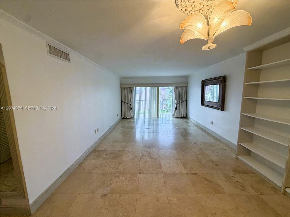В аренду: $1,750 (1 спален, 1 ванн, 700 Квадратных фут)
