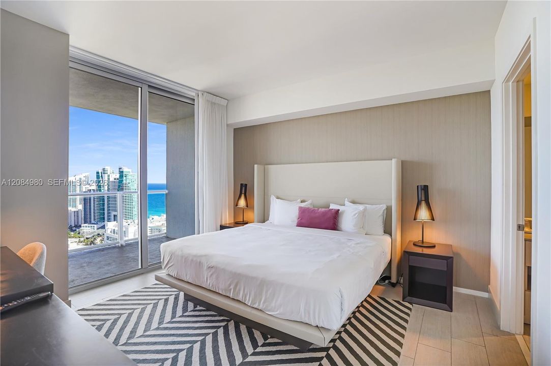 For Sale: $799,900 (2 beds, 2 baths, 1075 Square Feet)
