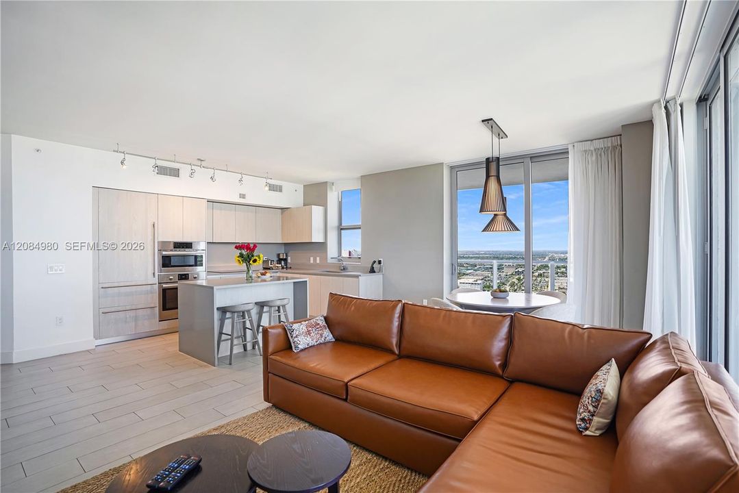 For Sale: $799,900 (2 beds, 2 baths, 1075 Square Feet)