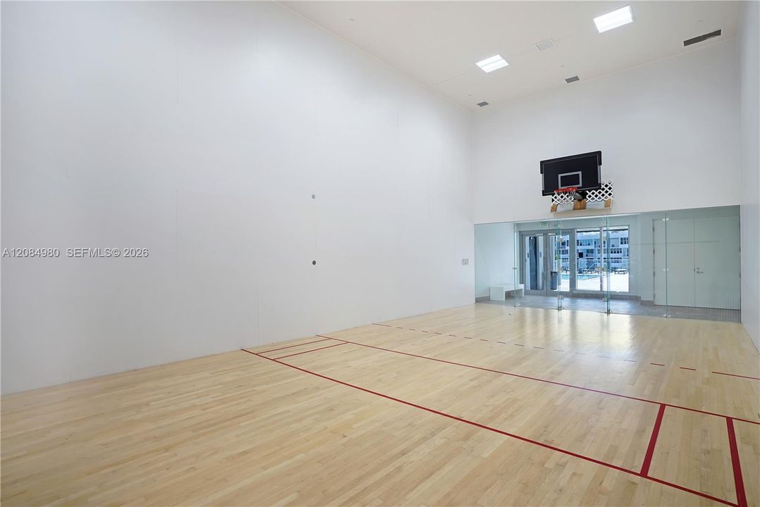 For Sale: $799,900 (2 beds, 2 baths, 1075 Square Feet)