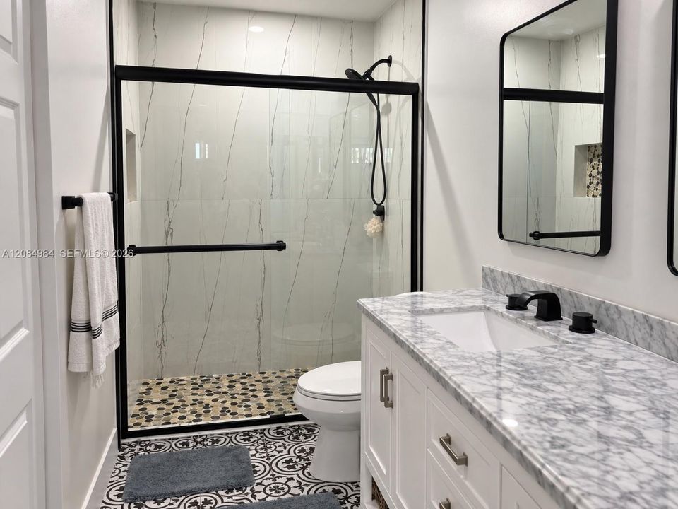 For Sale: $345,000 (2 beds, 2 baths, 852 Square Feet)