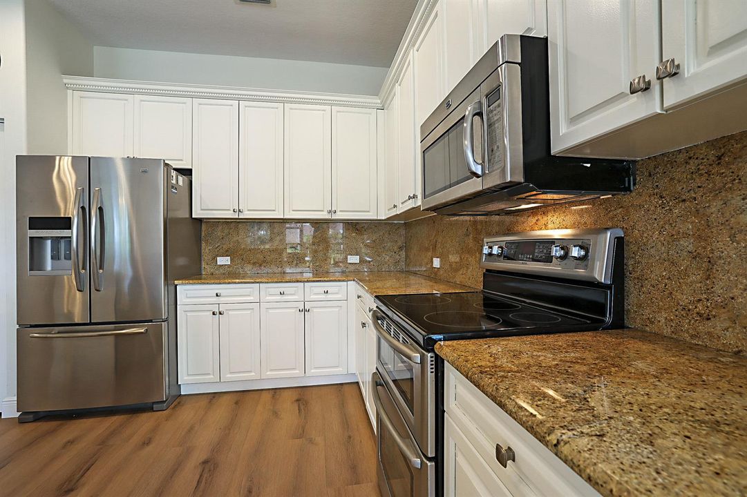 11065 Stone Creek St -19