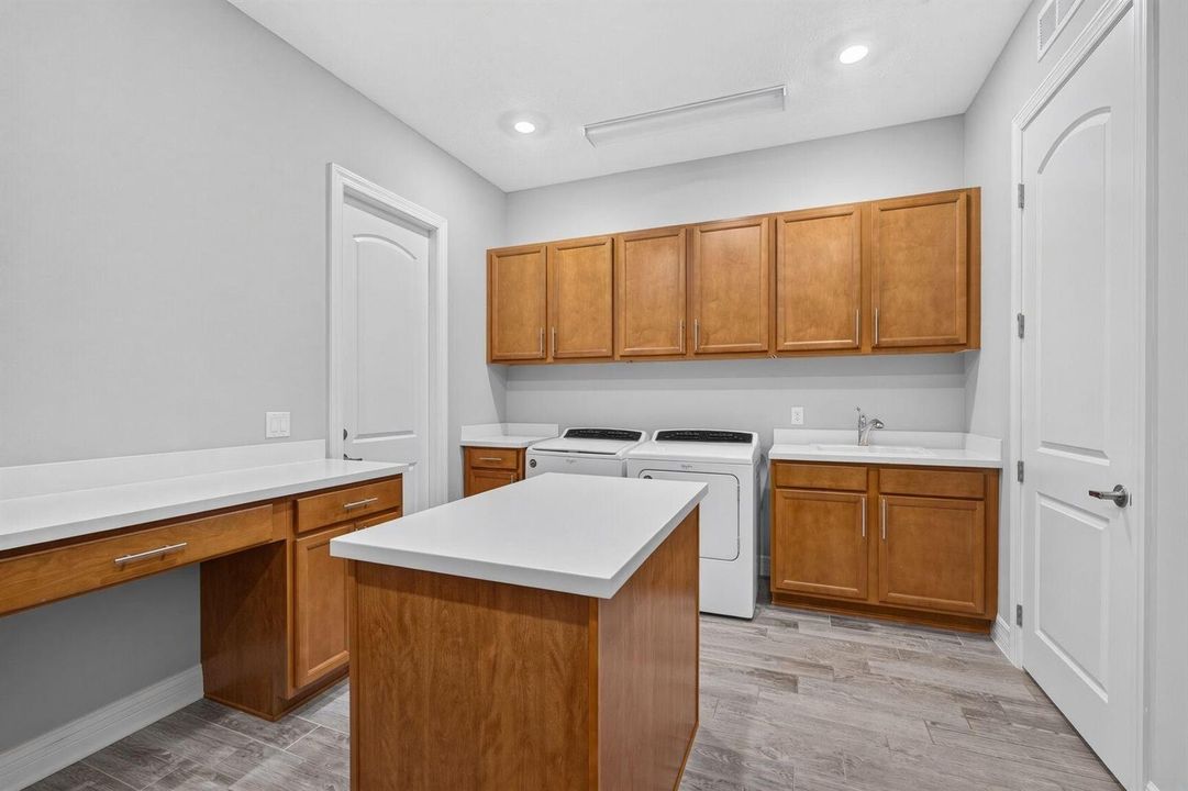 Laundry/Bonus Room