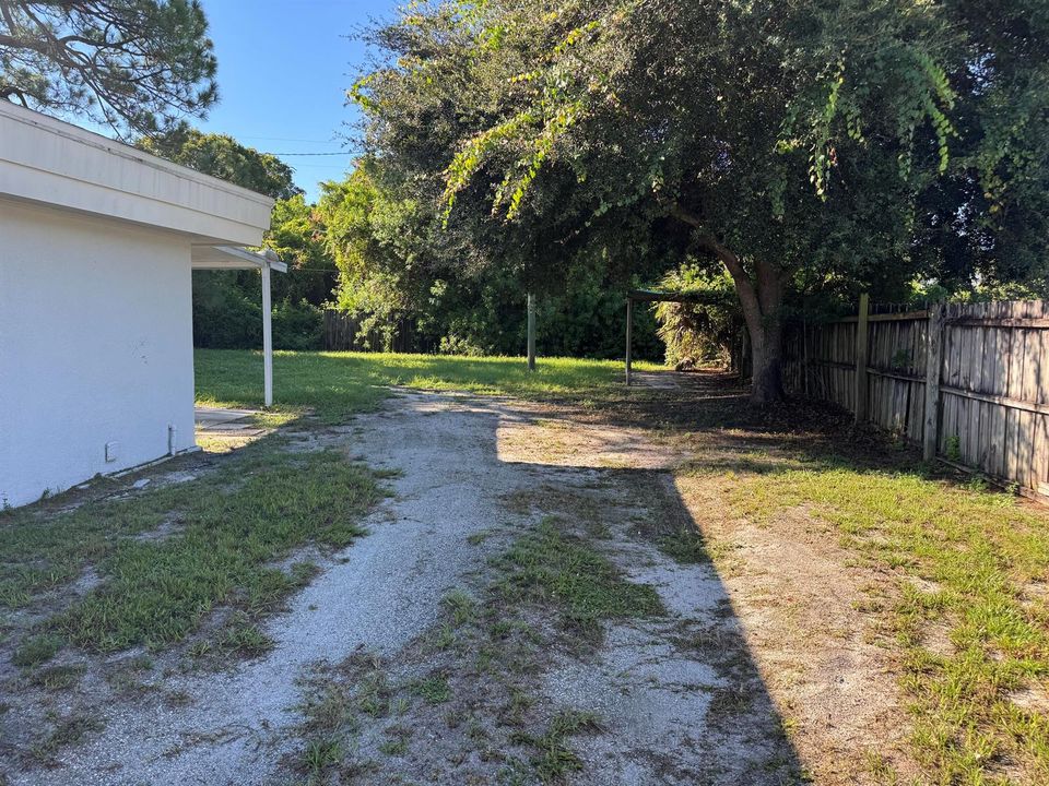 Side Yard Space