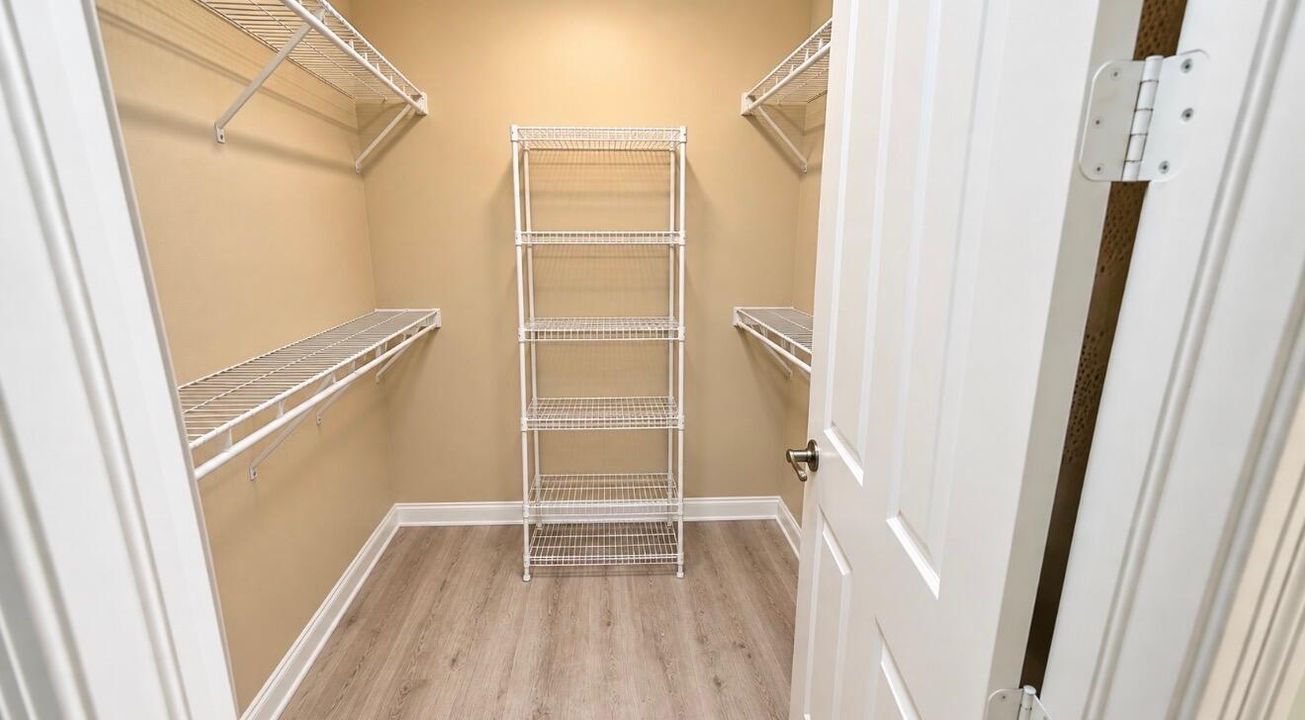 His/ Her Closet