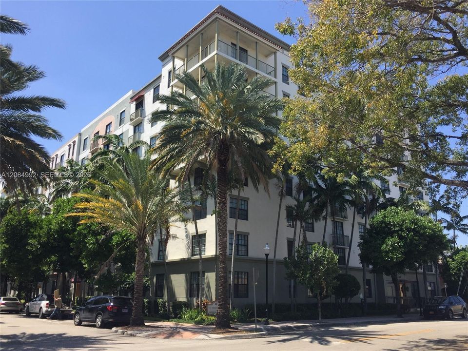 For Sale: $309,900 (2 beds, 2 baths, 1130 Square Feet)