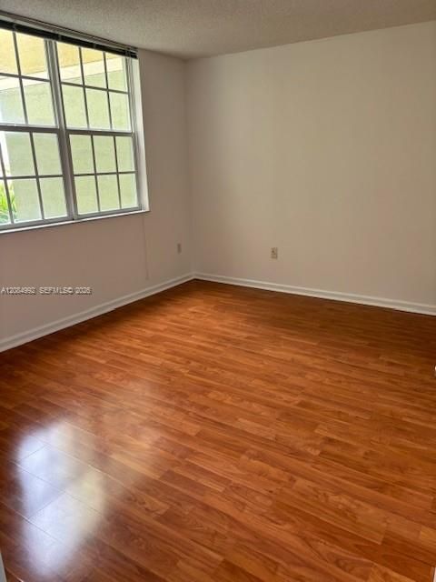 For Sale: $309,900 (2 beds, 2 baths, 1130 Square Feet)
