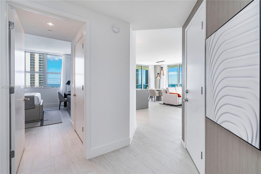 En Venta: $689,000 (2 camas, 2 baños, 1060 Pies cuadrados)