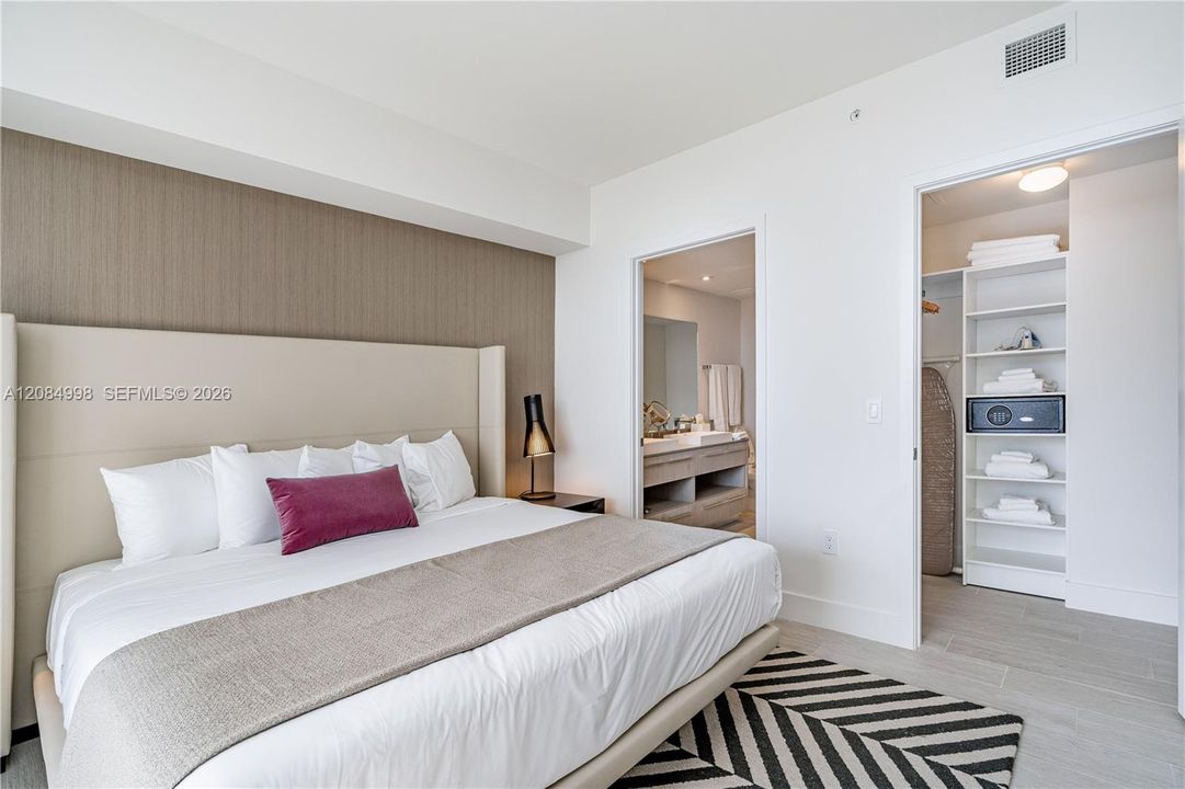 En Venta: $689,000 (2 camas, 2 baños, 1060 Pies cuadrados)