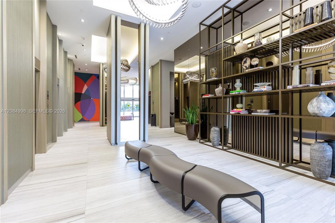 En Venta: $689,000 (2 camas, 2 baños, 1060 Pies cuadrados)