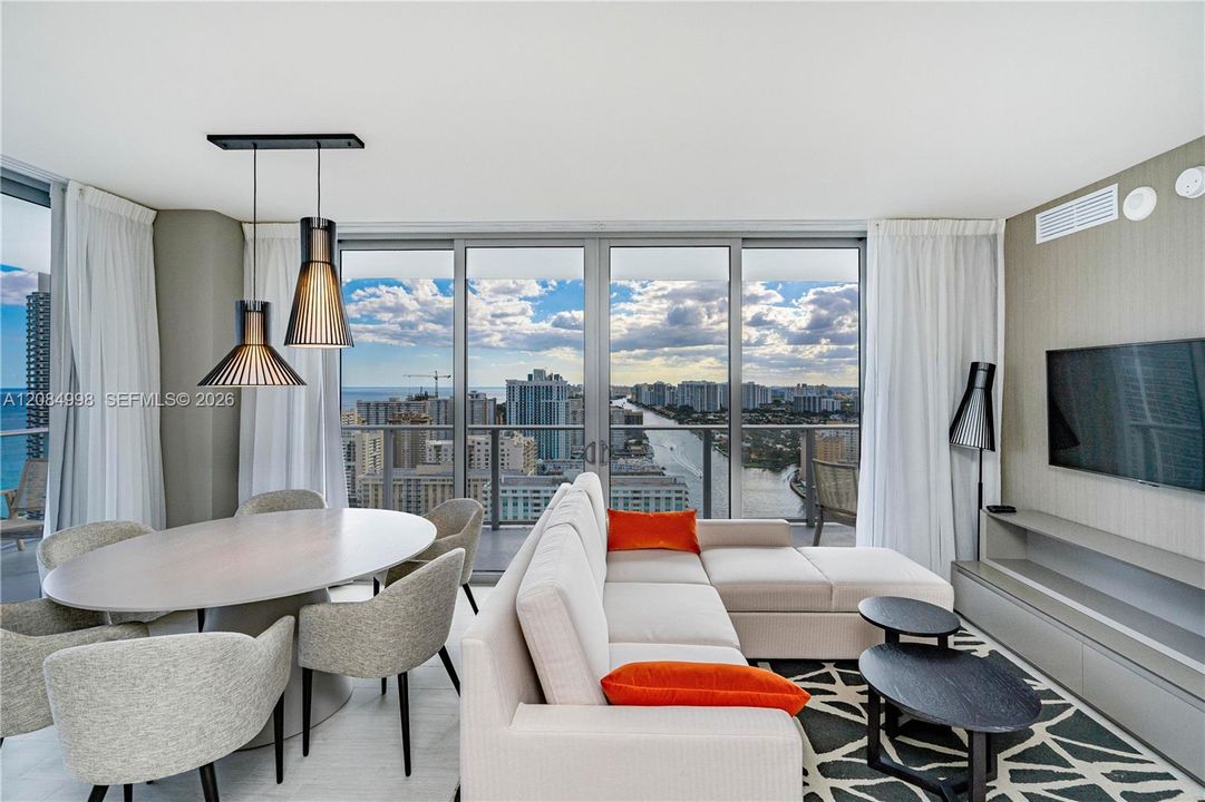 En Venta: $689,000 (2 camas, 2 baños, 1060 Pies cuadrados)