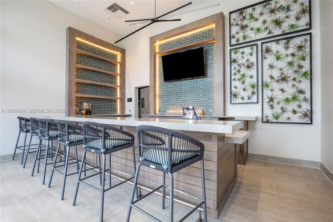 En Venta: $689,000 (2 camas, 2 baños, 1060 Pies cuadrados)