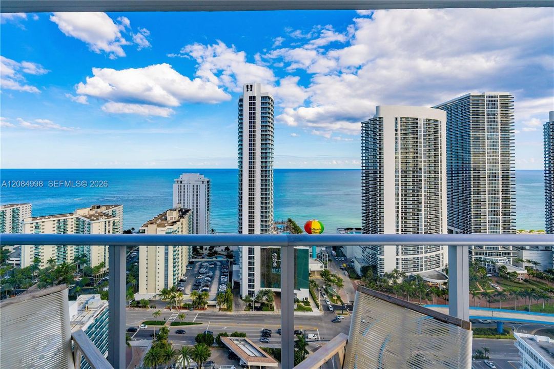 En Venta: $689,000 (2 camas, 2 baños, 1060 Pies cuadrados)