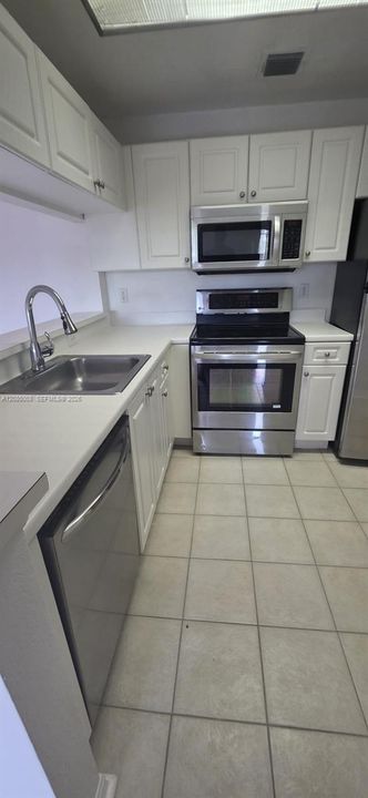 В аренду: $2,400 (2 спален, 2 ванн, 0 Квадратных фут)