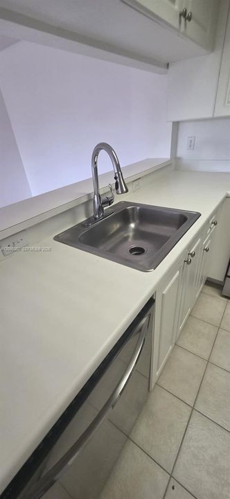 В аренду: $2,400 (2 спален, 2 ванн, 0 Квадратных фут)