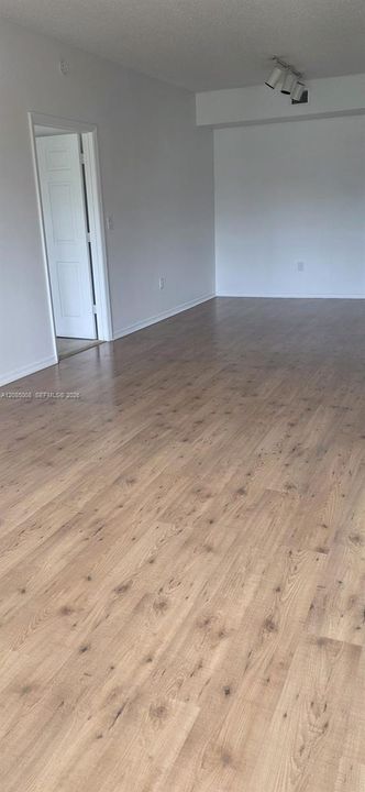 В аренду: $2,400 (2 спален, 2 ванн, 0 Квадратных фут)