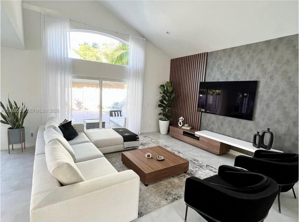 For Rent: $7,500 (4 beds, 2 baths, 2015 Square Feet)