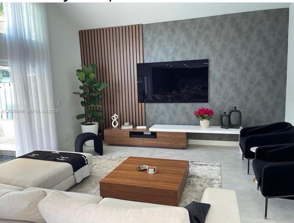 For Rent: $7,500 (4 beds, 2 baths, 2015 Square Feet)