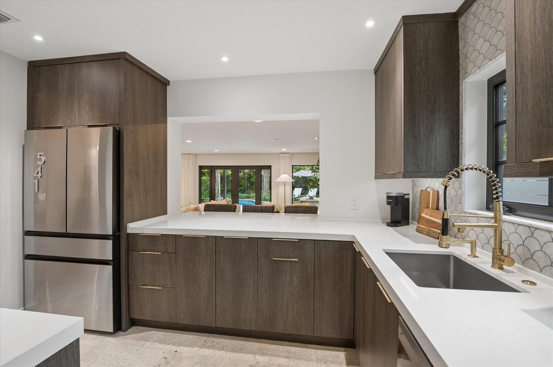 11-Steiner-541 NE 8th Ave-11