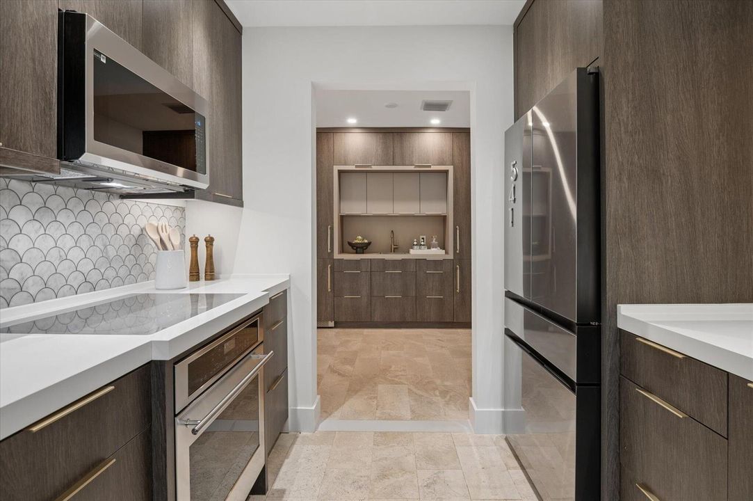 12-Steiner-541 NE 8th Ave-12