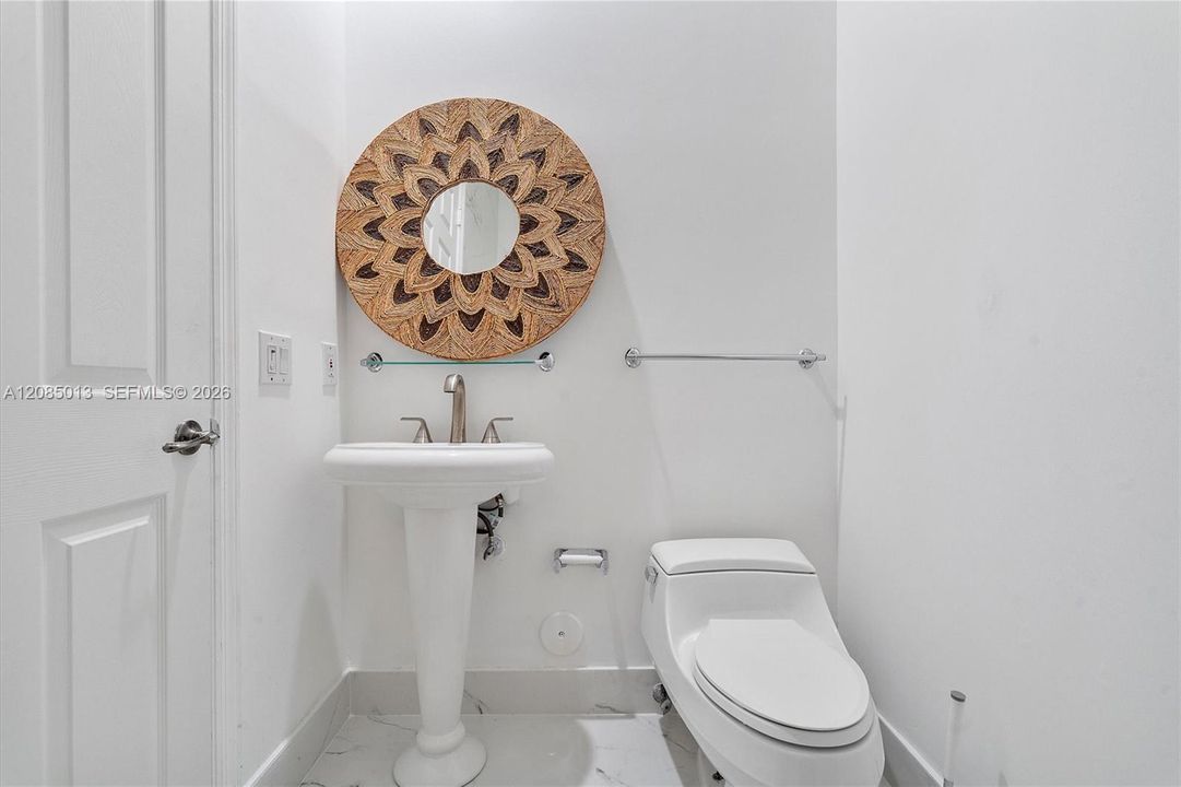 For Rent: $6,500 (3 beds, 3 baths, 2366 Square Feet)