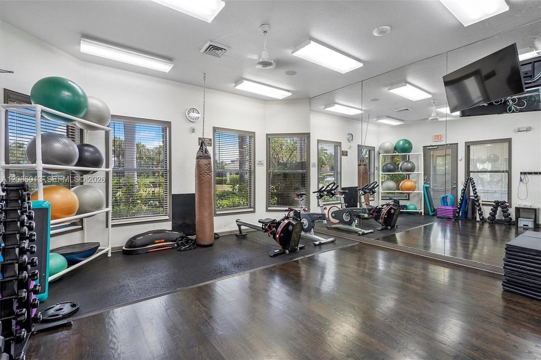 For Rent: $6,500 (3 beds, 3 baths, 2366 Square Feet)