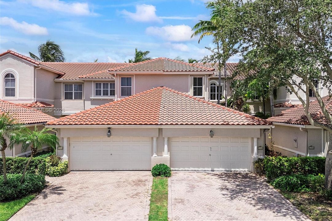 For Rent: $6,500 (3 beds, 3 baths, 2366 Square Feet)