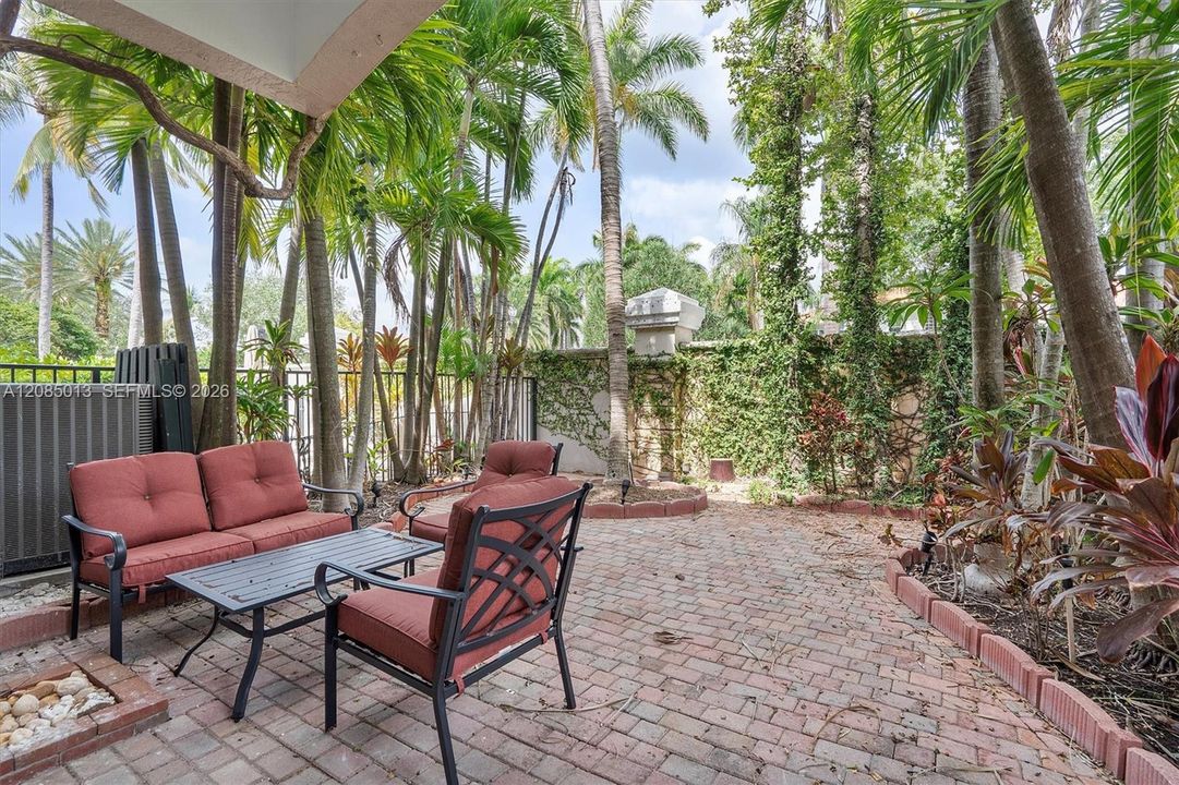 For Rent: $6,500 (3 beds, 3 baths, 2366 Square Feet)