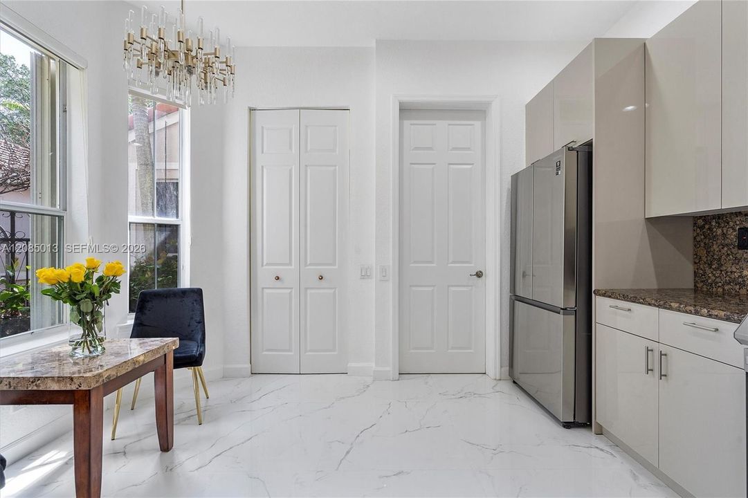 For Rent: $6,500 (3 beds, 3 baths, 2366 Square Feet)
