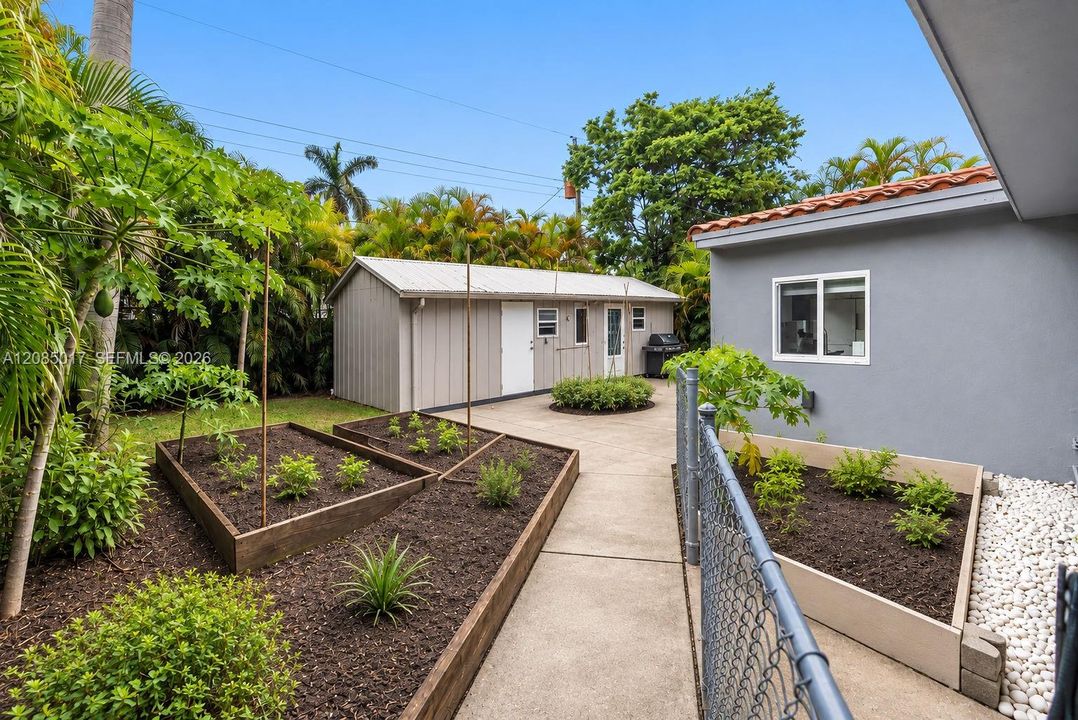 En Venta: $649,000 (3 camas, 4 baños, 1440 Pies cuadrados)