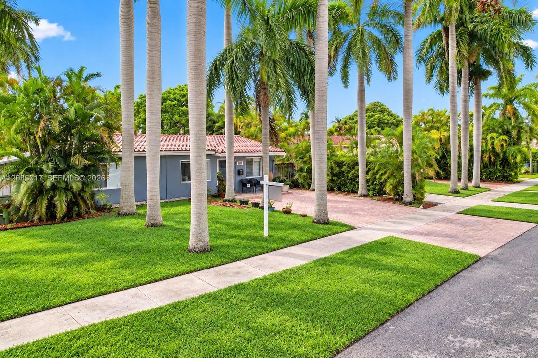 En Venta: $649,000 (3 camas, 4 baños, 1440 Pies cuadrados)