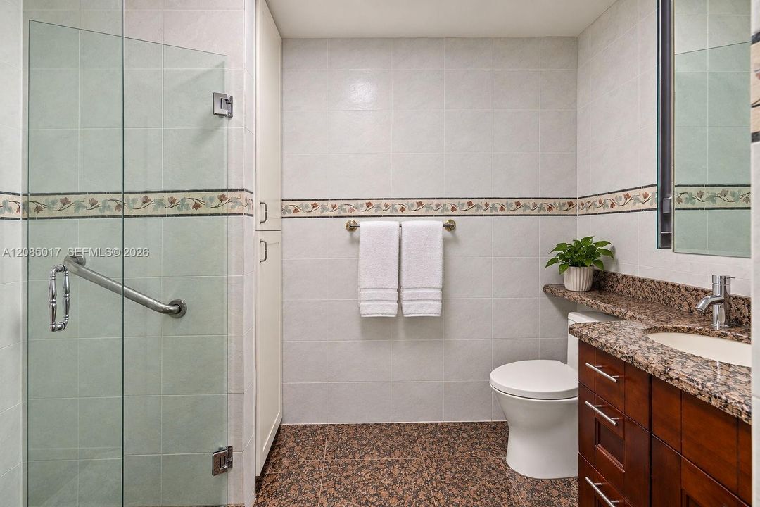 En Venta: $649,000 (3 camas, 4 baños, 1440 Pies cuadrados)
