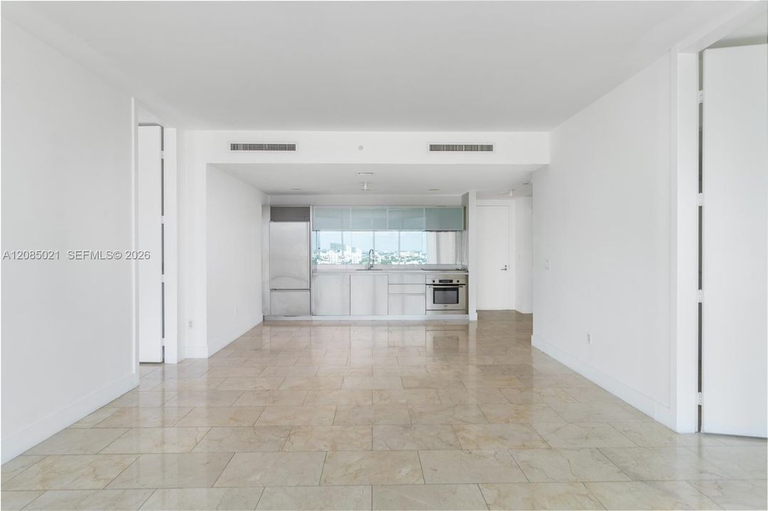 For Sale: $699,000 (2 beds, 2 baths, 1123 Square Feet)